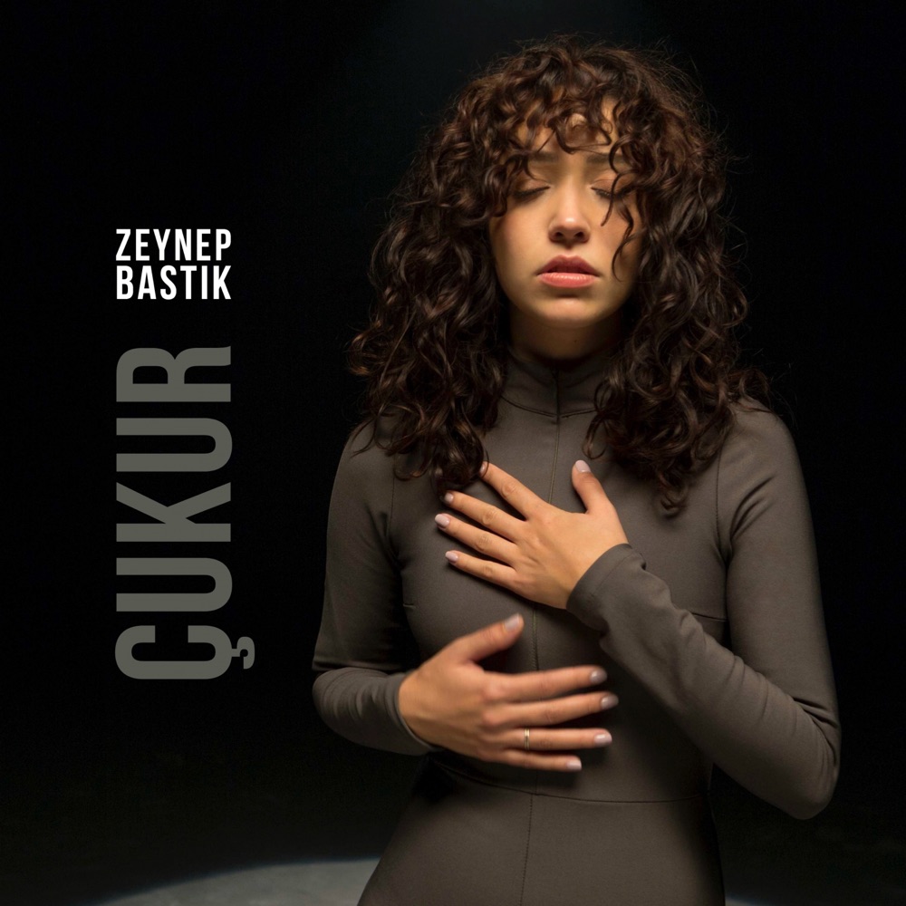 Çukur yayın kapağı