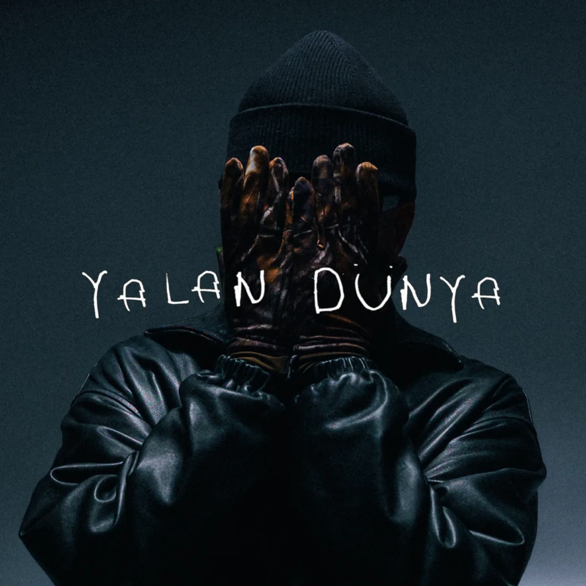 YALAN DÜNYA için Apple Music kataloğunda doğrulanan resmî yayın kapağı. · YALAN DÜNYA